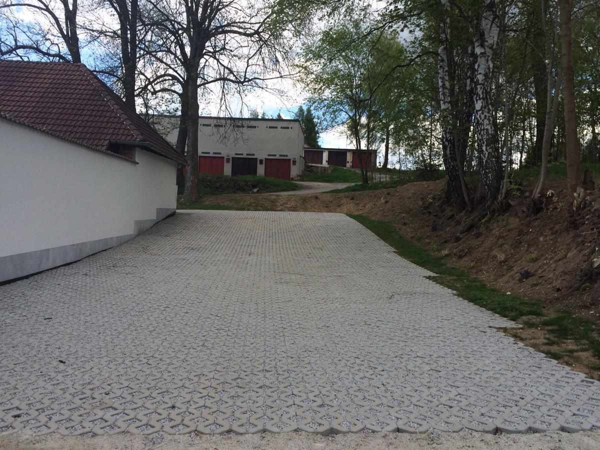 Ubytovani U Lva Žirovnice エクステリア 写真